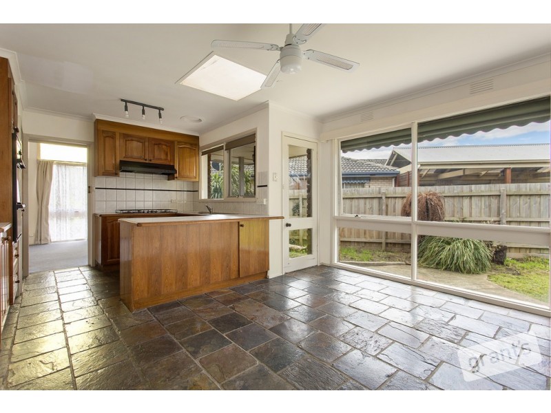 8 Fountain Drive, Narre Warren VIC 3805