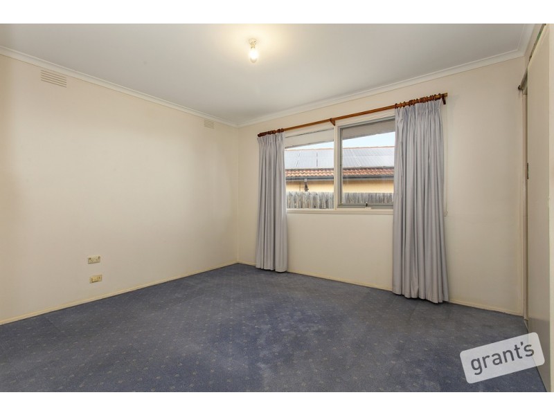 8 Fountain Drive, Narre Warren VIC 3805