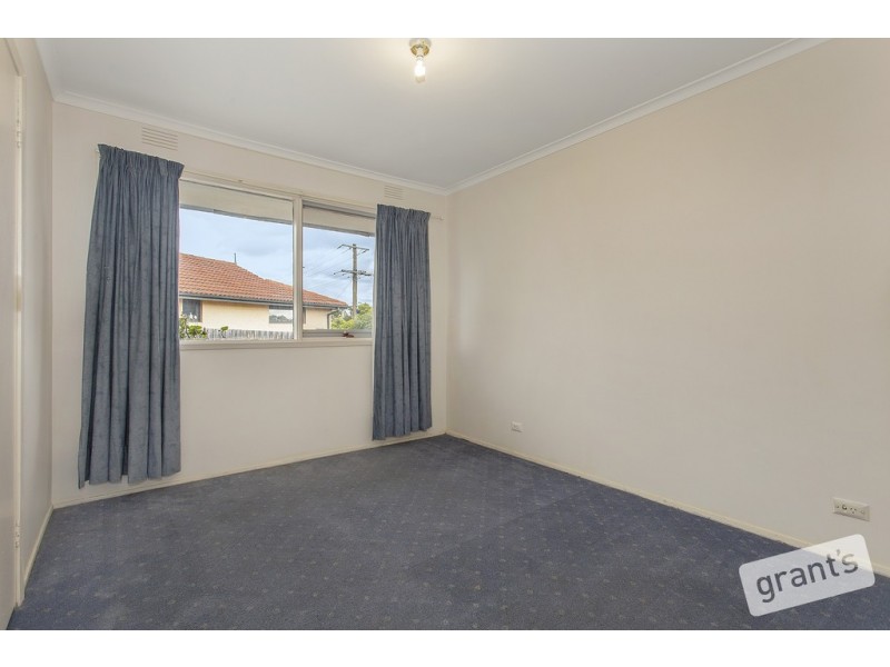 8 Fountain Drive, Narre Warren VIC 3805