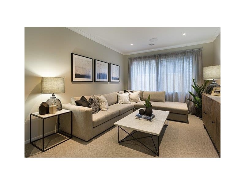 21 Newbridge Boulevard, Clyde North VIC 3978