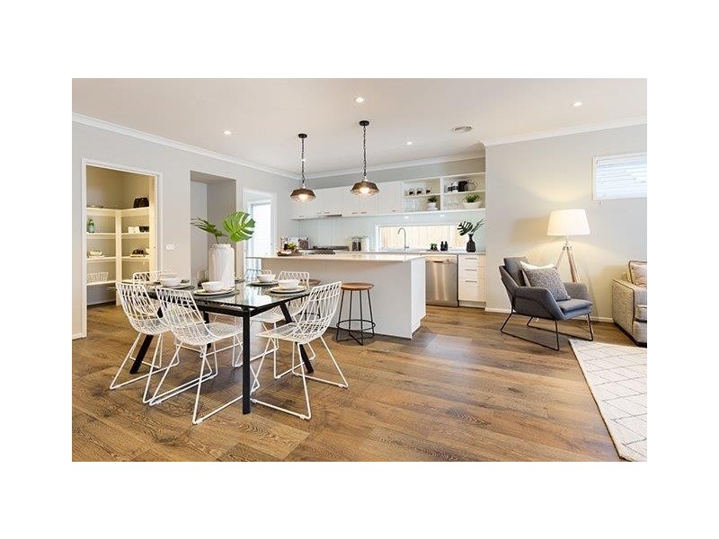 21 Newbridge Boulevard, Clyde North VIC 3978