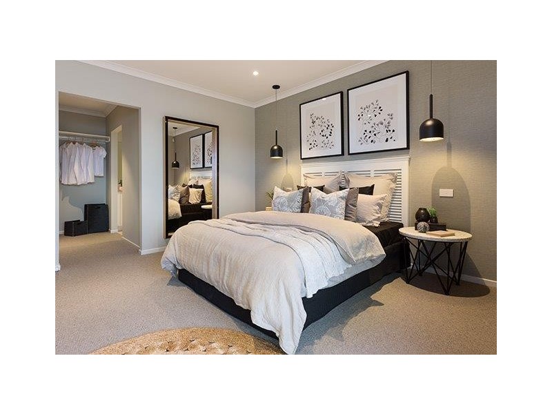 21 Newbridge Boulevard, Clyde North VIC 3978