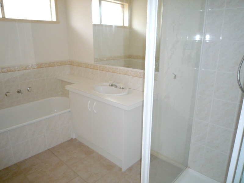 23 Shaftsbury Avenue, Berwick VIC 3806