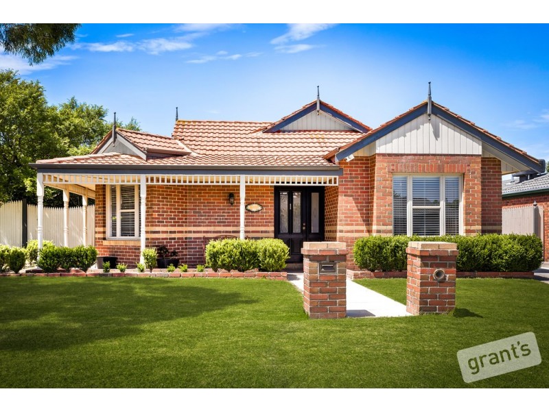 1 Camira Court, Berwick VIC 3806