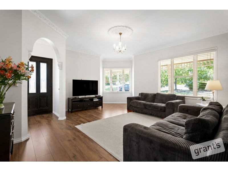 1 Camira Court, Berwick VIC 3806