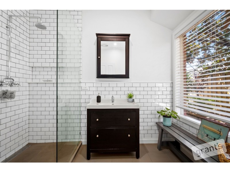 1 Camira Court, Berwick VIC 3806