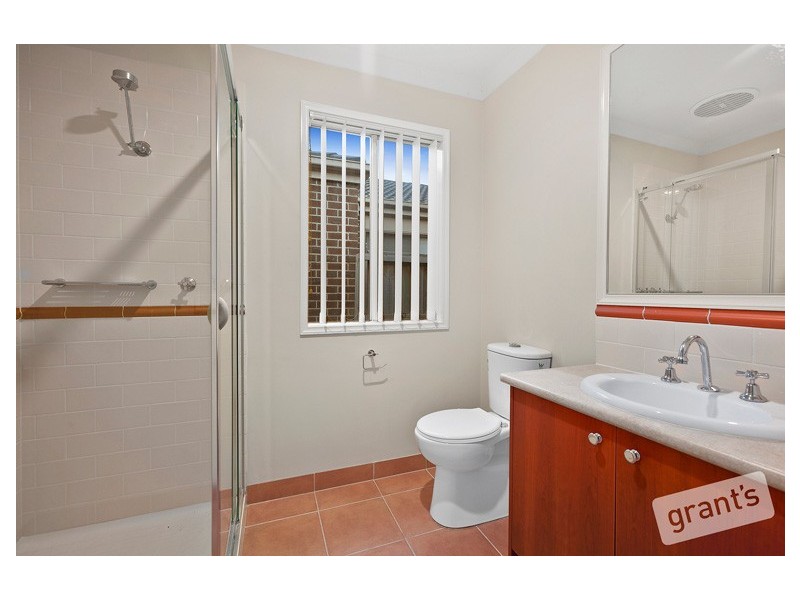 4 Roseville Court, Berwick VIC 3806