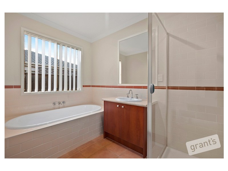 4 Roseville Court, Berwick VIC 3806