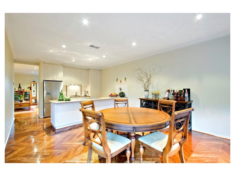 6A Hazeldene Court, Berwick VIC 3806