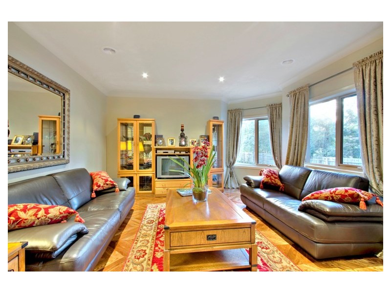 6A Hazeldene Court, Berwick VIC 3806