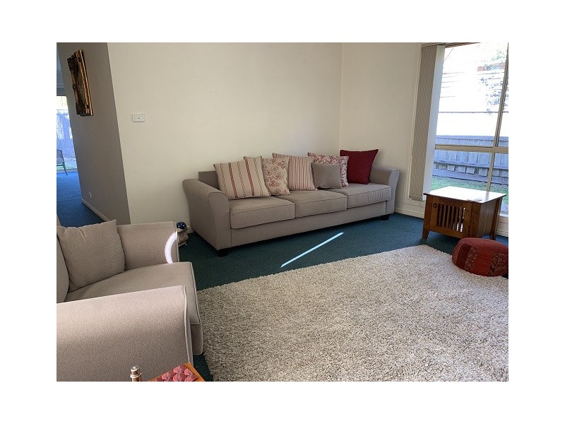 8A Glenn Erin Way, Berwick VIC 3806