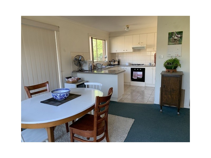 8A Glenn Erin Way, Berwick VIC 3806