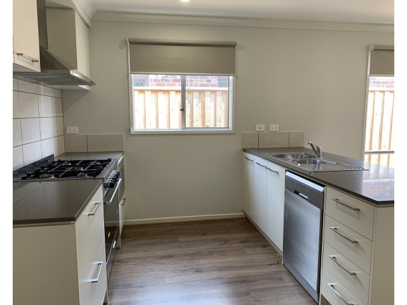 5 Curtis Street, Officer VIC 3809