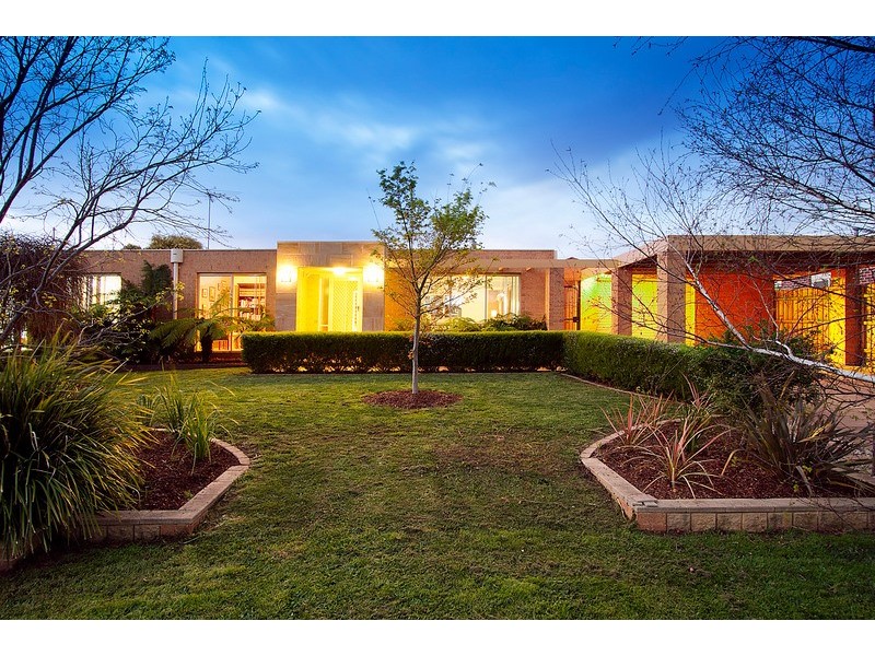 7 Furness Court, Berwick VIC 3806