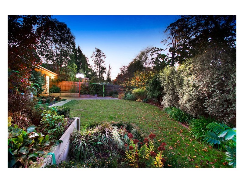 14 McKay Close, Berwick VIC 3806