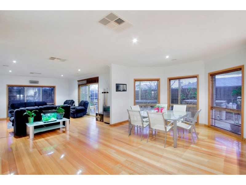 6 Vaucluse Street, Berwick VIC 3806