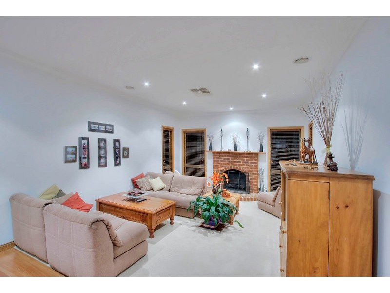 6 Vaucluse Street, Berwick VIC 3806