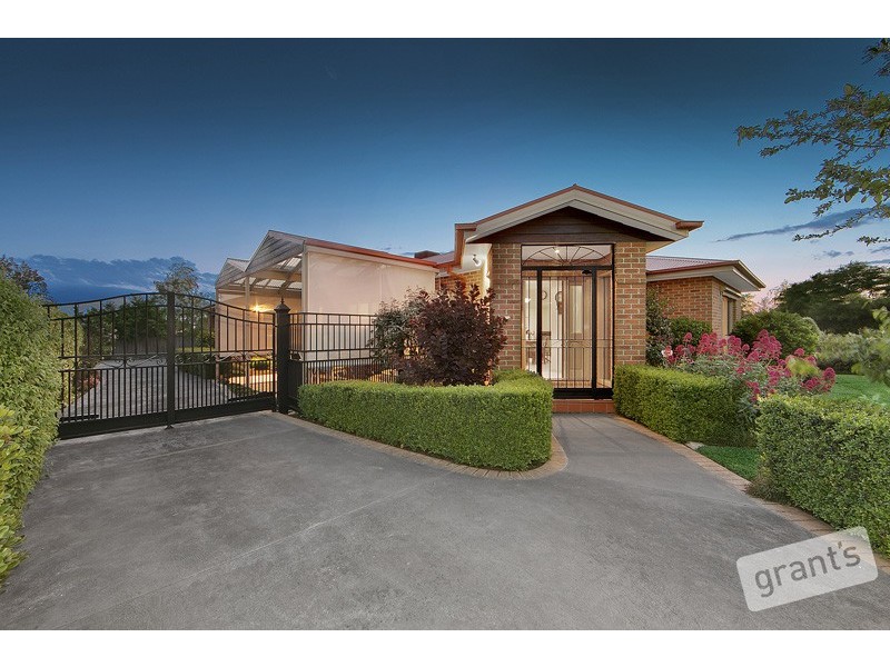 19 Milparinka Way, Berwick VIC 3806