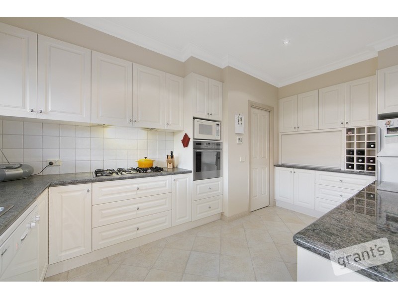 19 Milparinka Way, Berwick VIC 3806