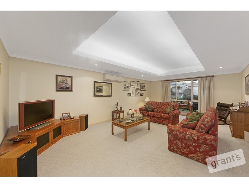19 Milparinka Way, Berwick VIC 3806
