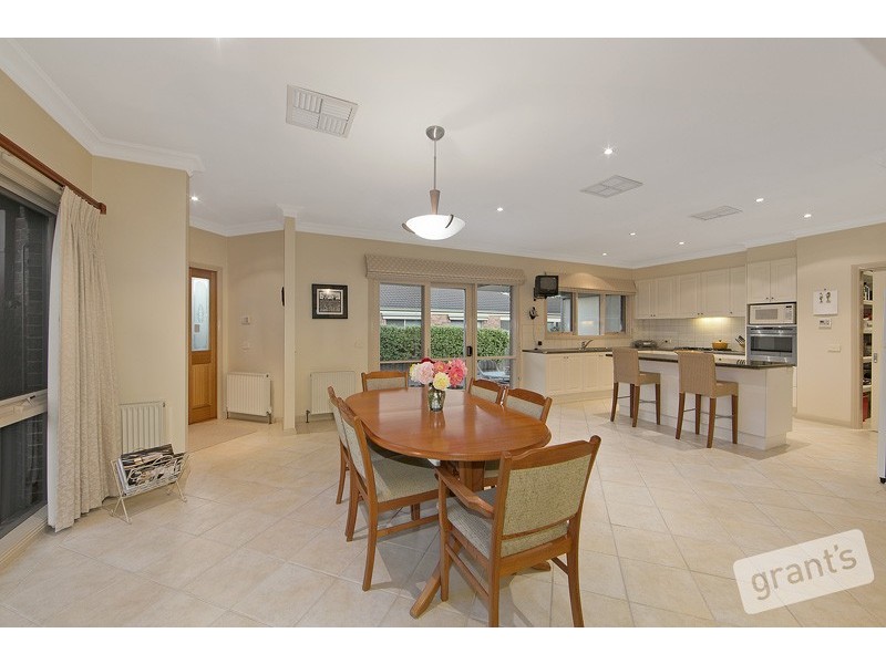 19 Milparinka Way, Berwick VIC 3806