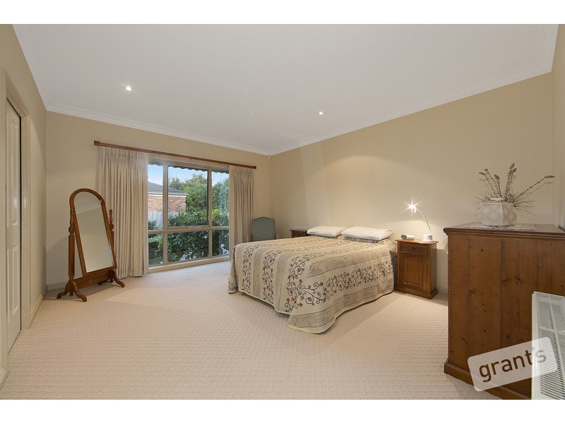 19 Milparinka Way, Berwick VIC 3806