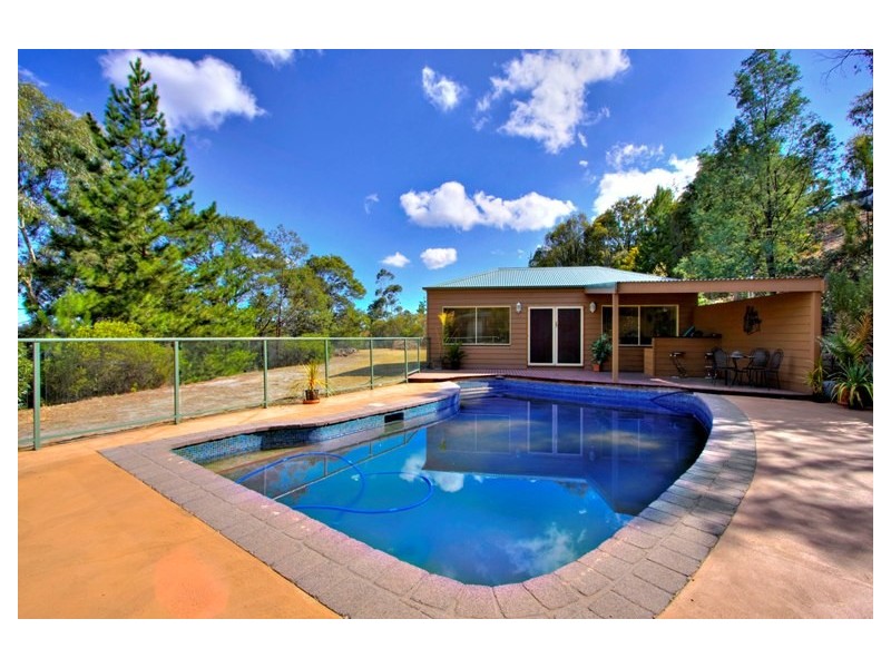 34 Warrawee Avenue, Beaconsfield VIC 3807