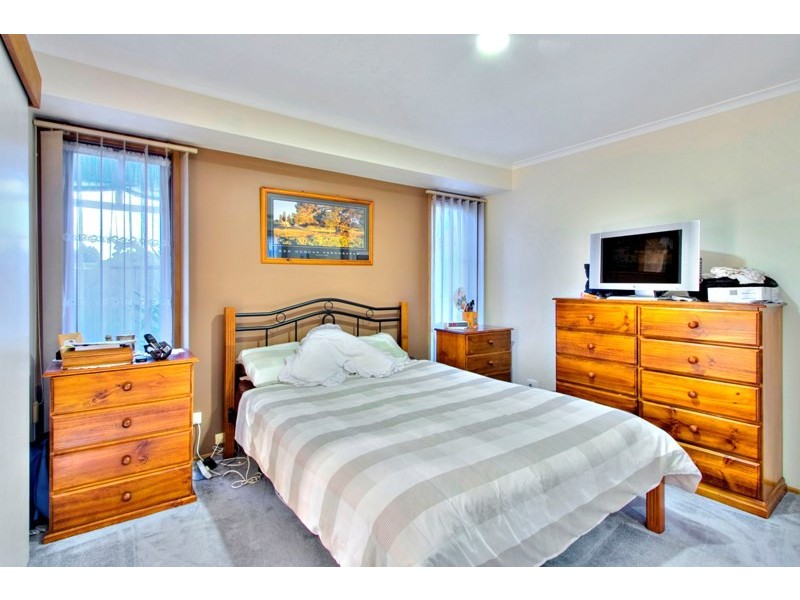 18 Strathaird Drive, Narre Warren South VIC 3805