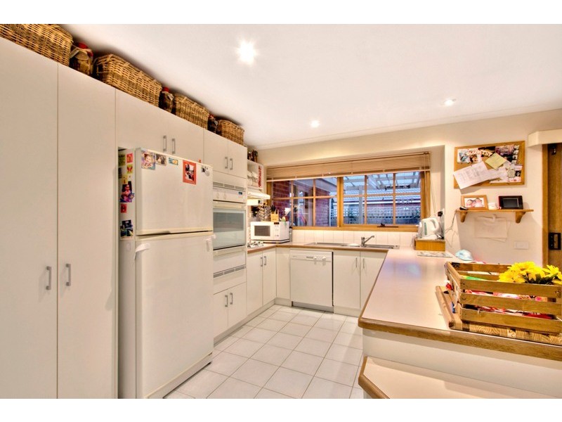 18 Strathaird Drive, Narre Warren South VIC 3805