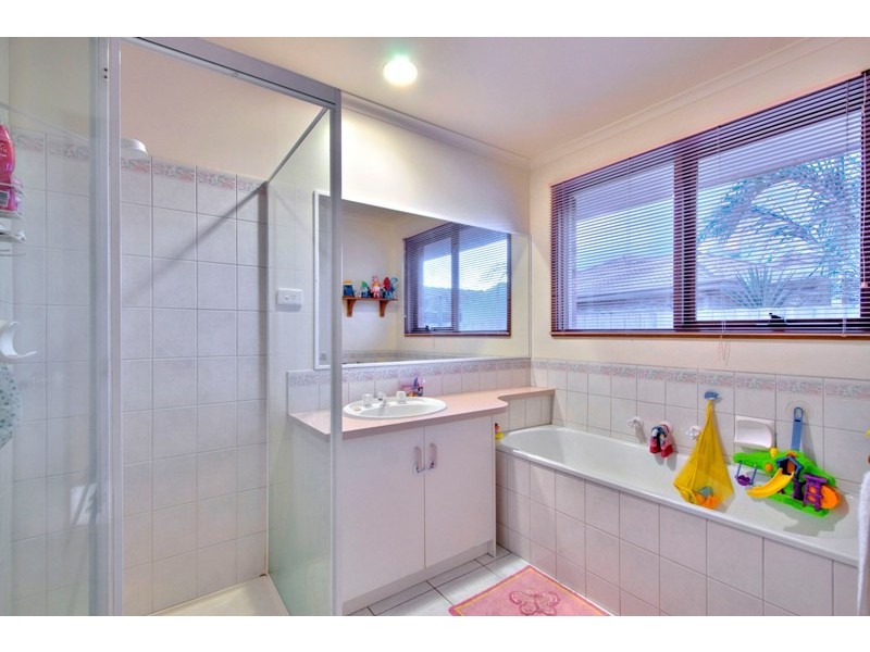 18 Strathaird Drive, Narre Warren South VIC 3805