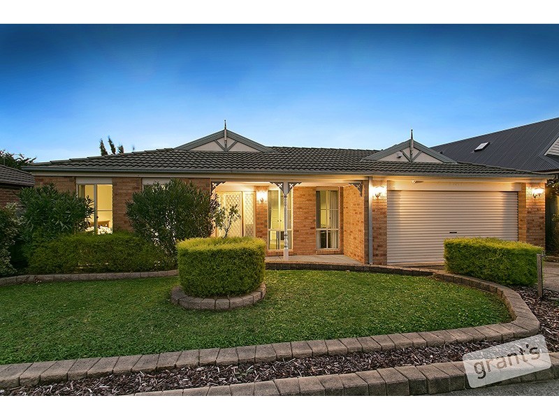 12 Brookfield Court, Berwick VIC 3806