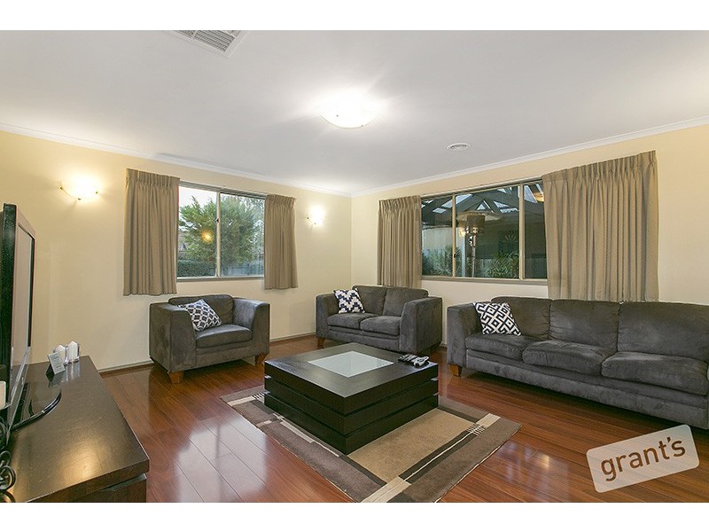 12 Brookfield Court, Berwick VIC 3806