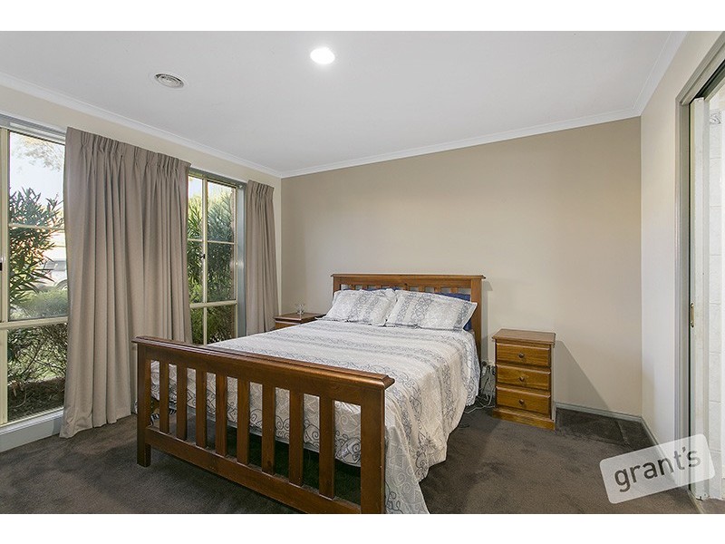 12 Brookfield Court, Berwick VIC 3806