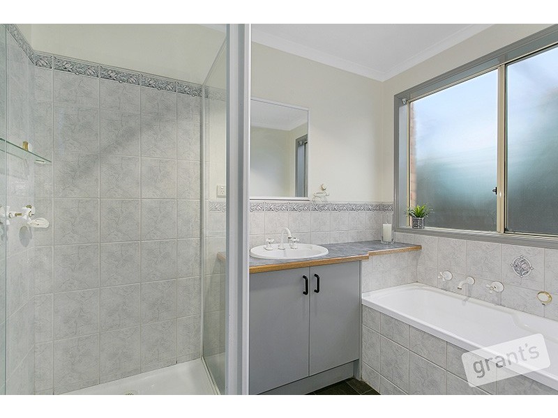 12 Brookfield Court, Berwick VIC 3806