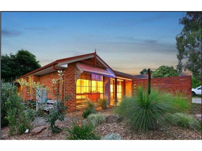 16 Wimmera Court, Berwick VIC 3806