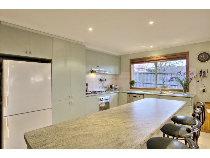 1 Woodburn Avenue, Berwick VIC 3806