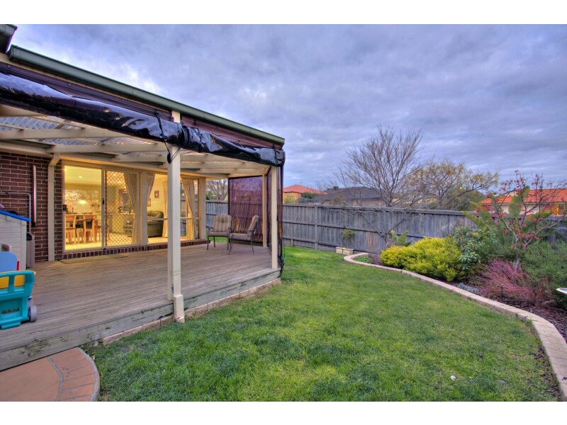 1 Woodburn Avenue, Berwick VIC 3806