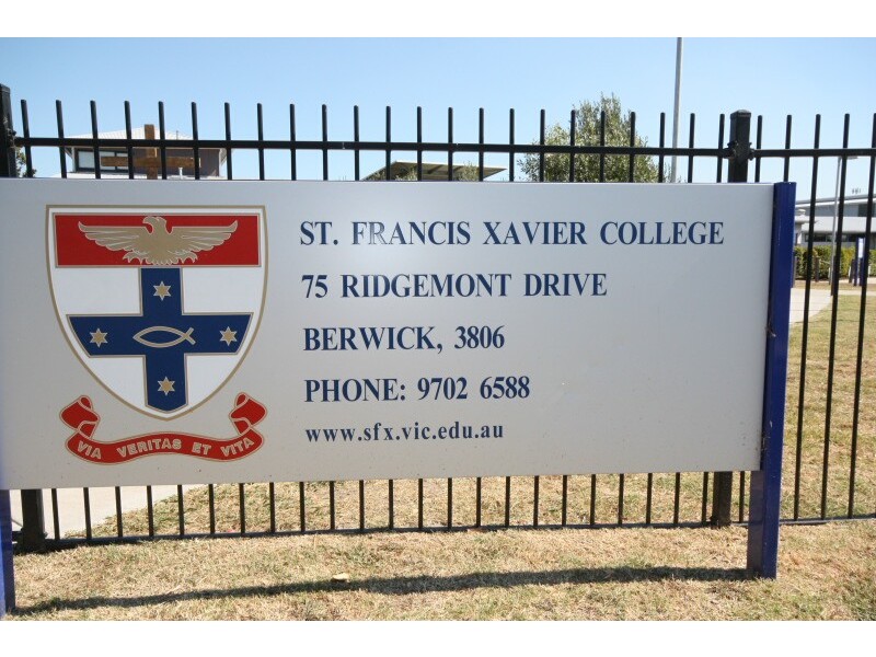 35 Cedarwood Crescent, Berwick VIC 3806