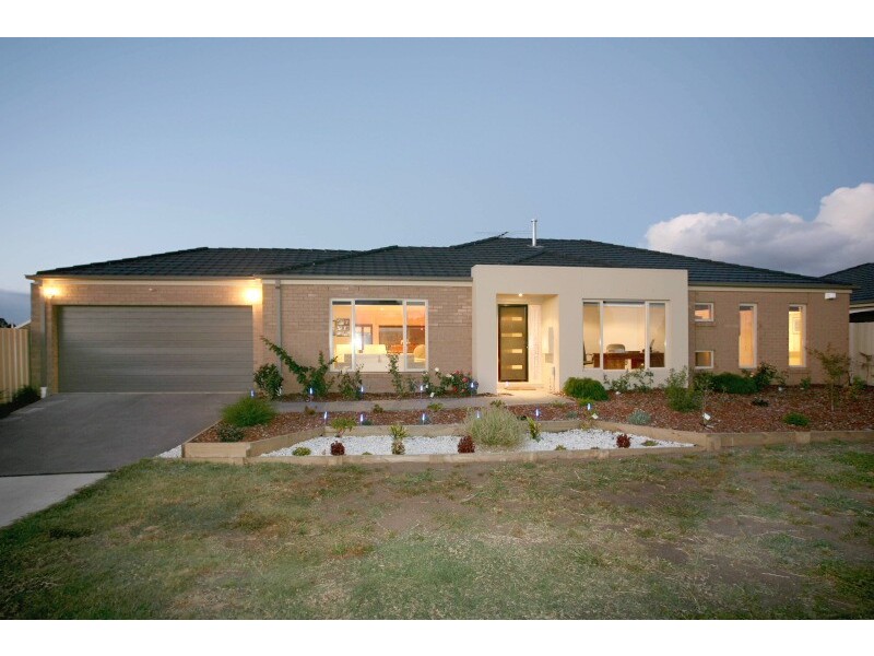 130 Golf Links Road, Berwick VIC 3806