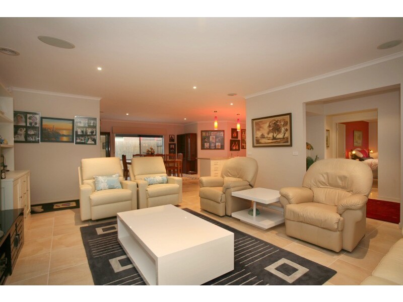 130 Golf Links Road, Berwick VIC 3806