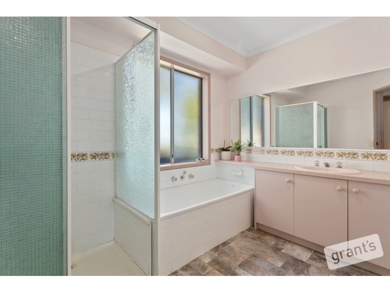 4 Tallara Square, Berwick VIC 3806