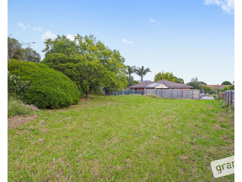 8 Kilfera Court, Narre Warren VIC 3805