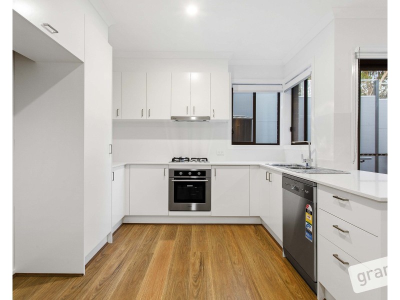38 Innes Court, Berwick VIC 3806