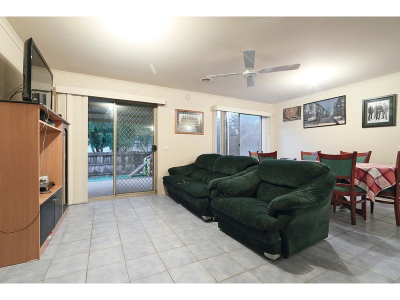 2 Highland Crescent, Narre Warren South VIC 3805