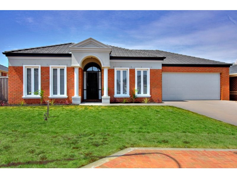 65 Glenview Rise, Berwick VIC 3806