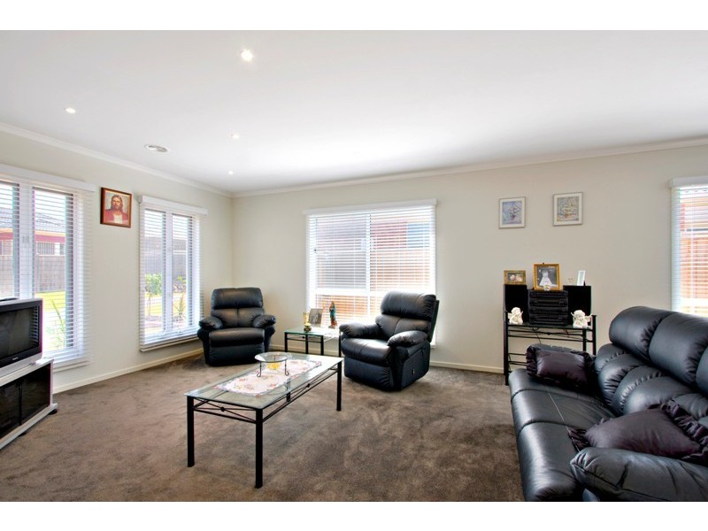 65 Glenview Rise, Berwick VIC 3806
