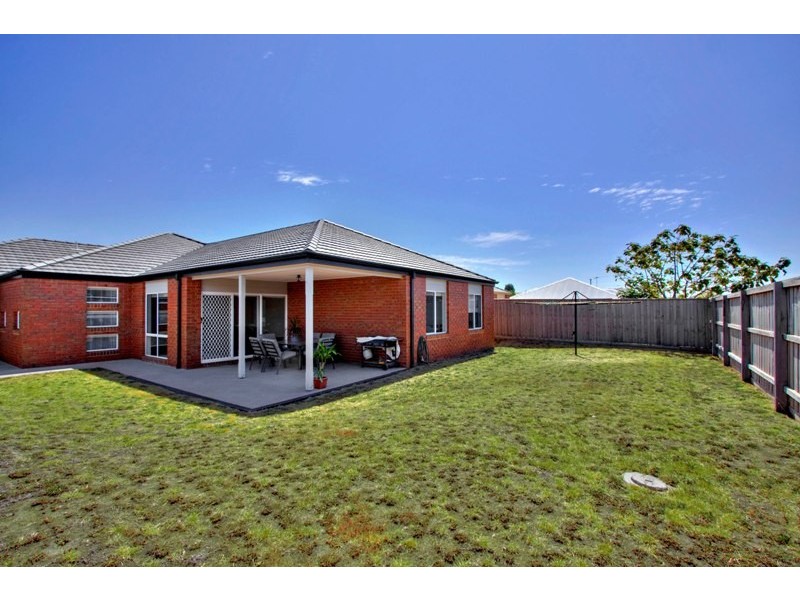 65 Glenview Rise, Berwick VIC 3806