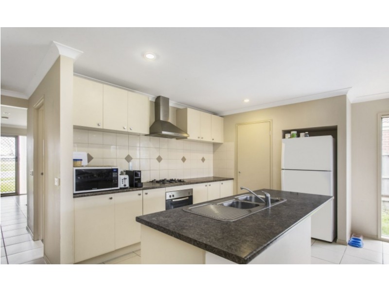 5 Roseville Court, Berwick VIC 3806