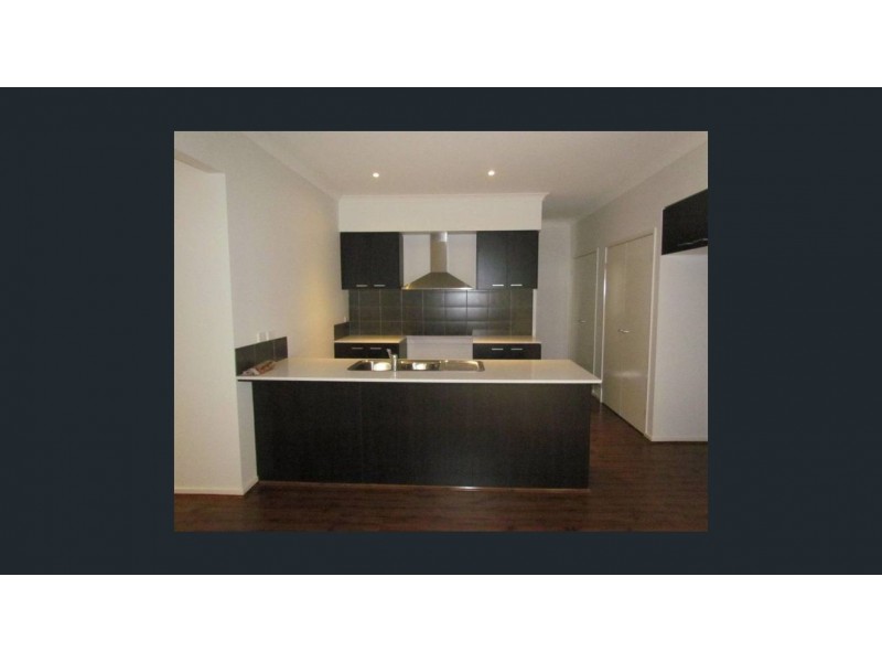 10 Barwon Street, Clyde North VIC 3978