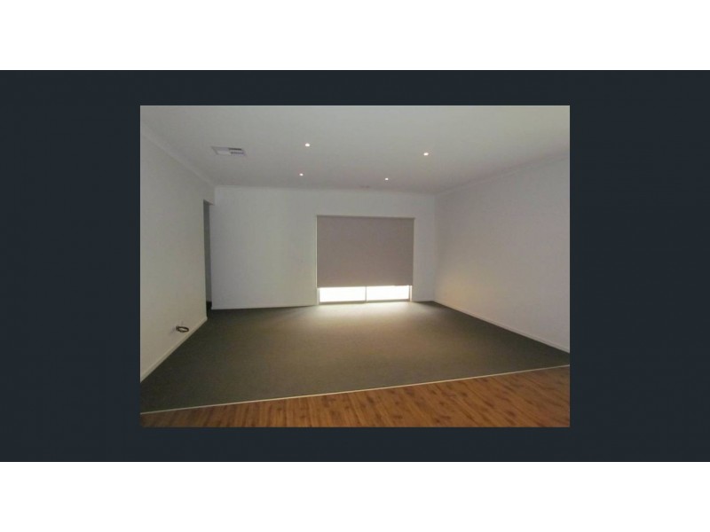 10 Barwon Street, Clyde North VIC 3978